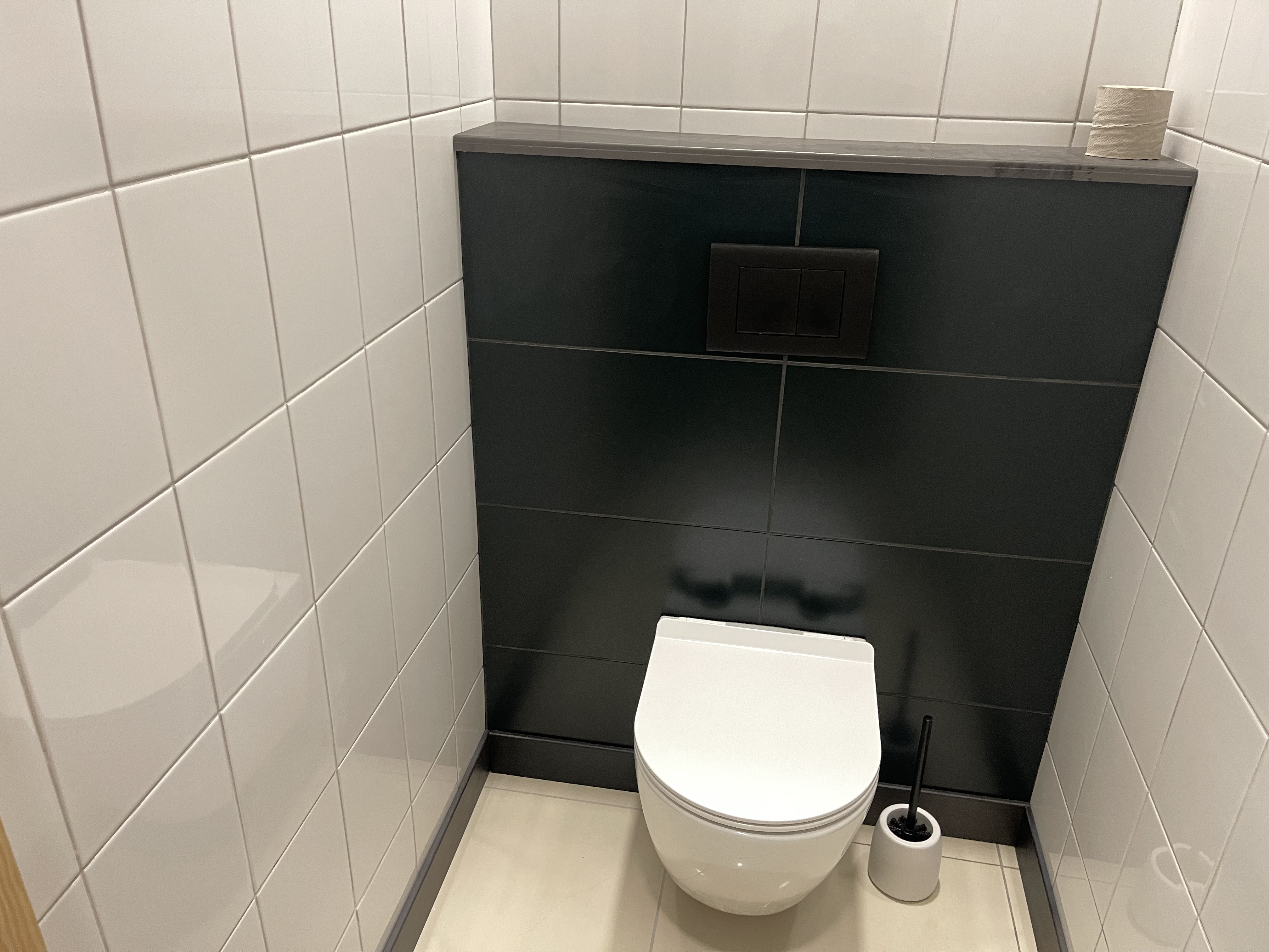 Zdjęcie strefy socjalnej - wyjście z toalety