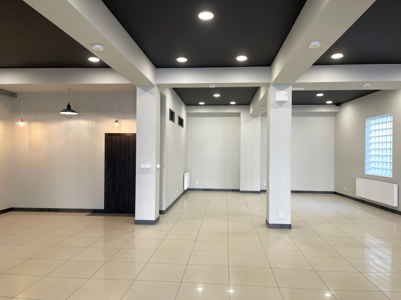 Instalacja mediów technicznych - światłowód, ogrzewanie, woda i kanalizacja w lokalu